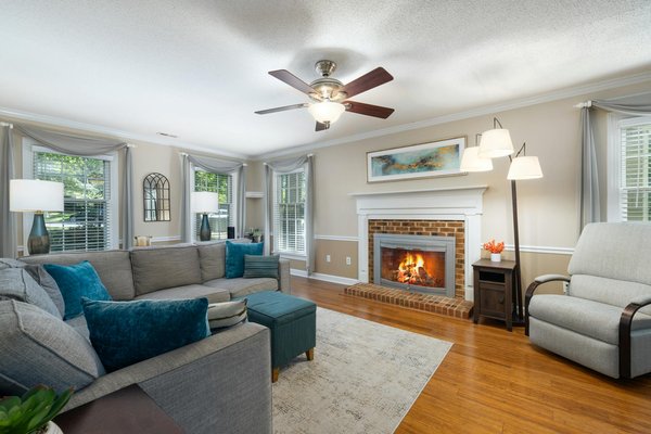 Enhance your uk studio flat: innovative design tips for maximizing small kitchen efficiency